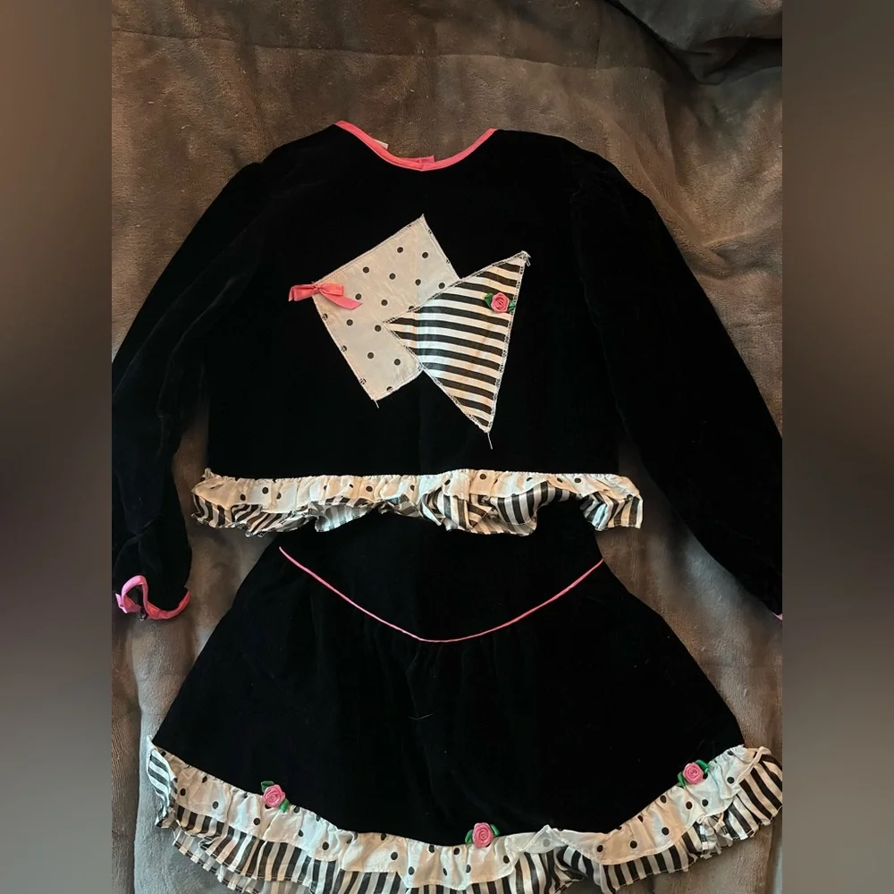 Girls Velvet Two-Piece Set with Pink Trim